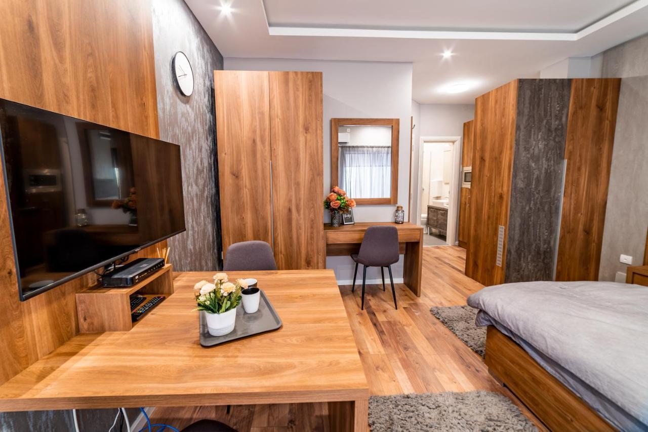 Apartament Ivi Place *